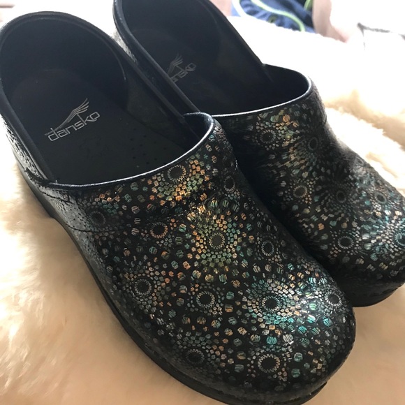 dansko shoes size 37